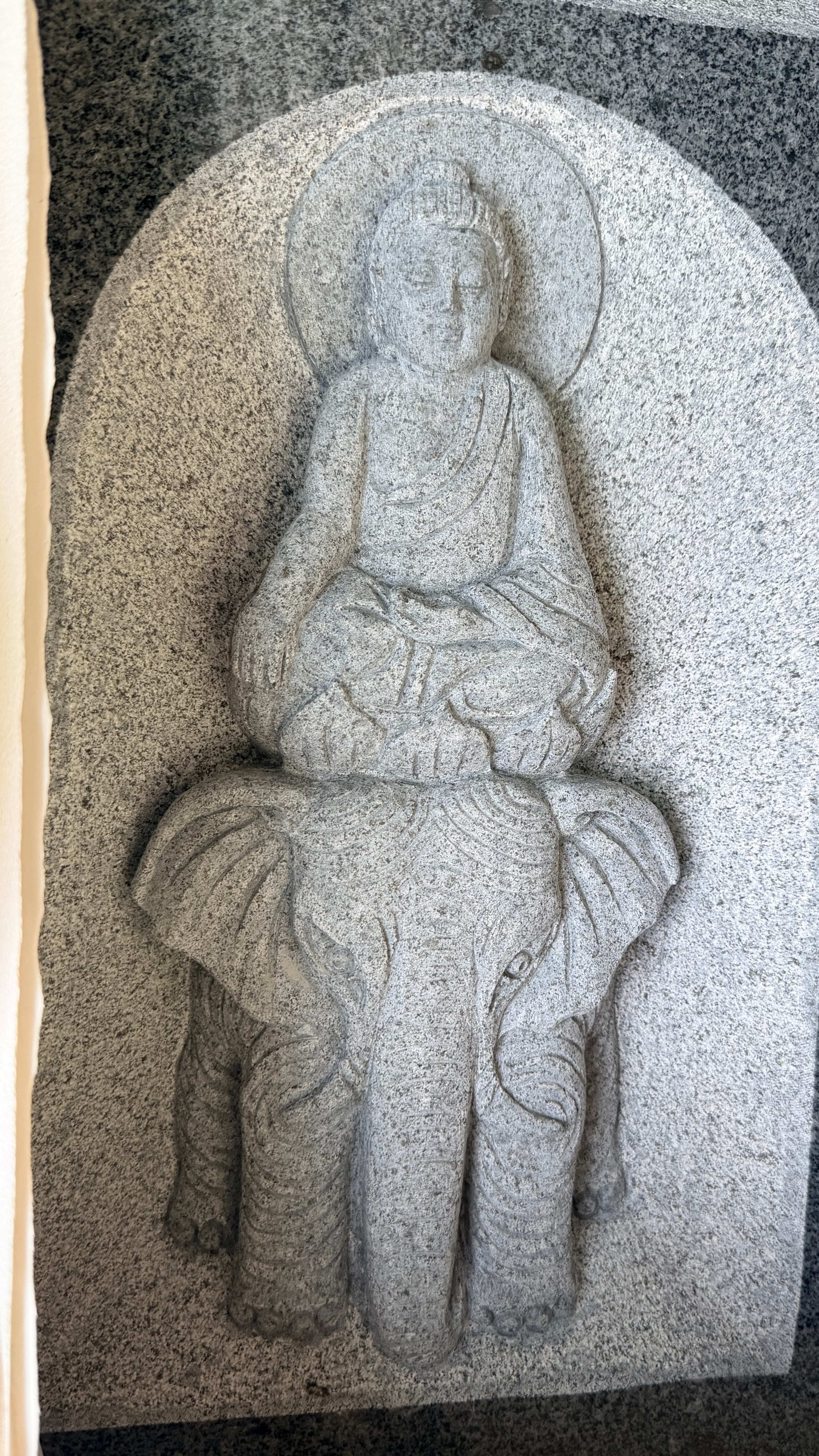 石雕不動如來